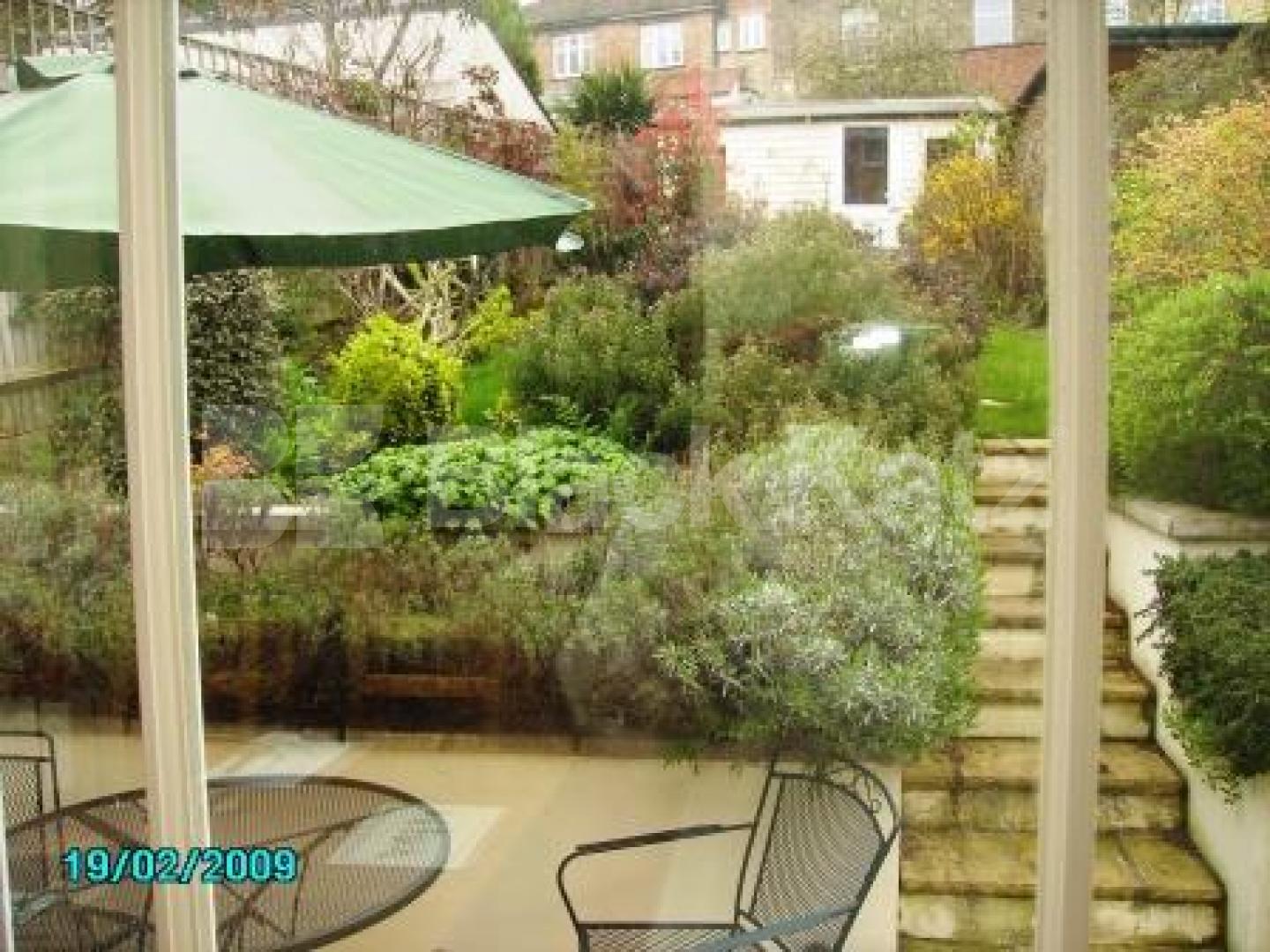 			LET!, 4 Bedroom, 1 bath, 1 reception House			 Palace Gates Road, ALEXANDRA PALACE